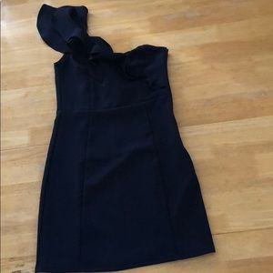 H&M’s short black dress